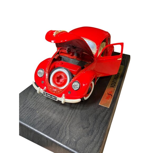 Maisto 1951 Volkswagen Beetle Die-Cast Model Car In Red On Plastic Base - Picture 4 of 15